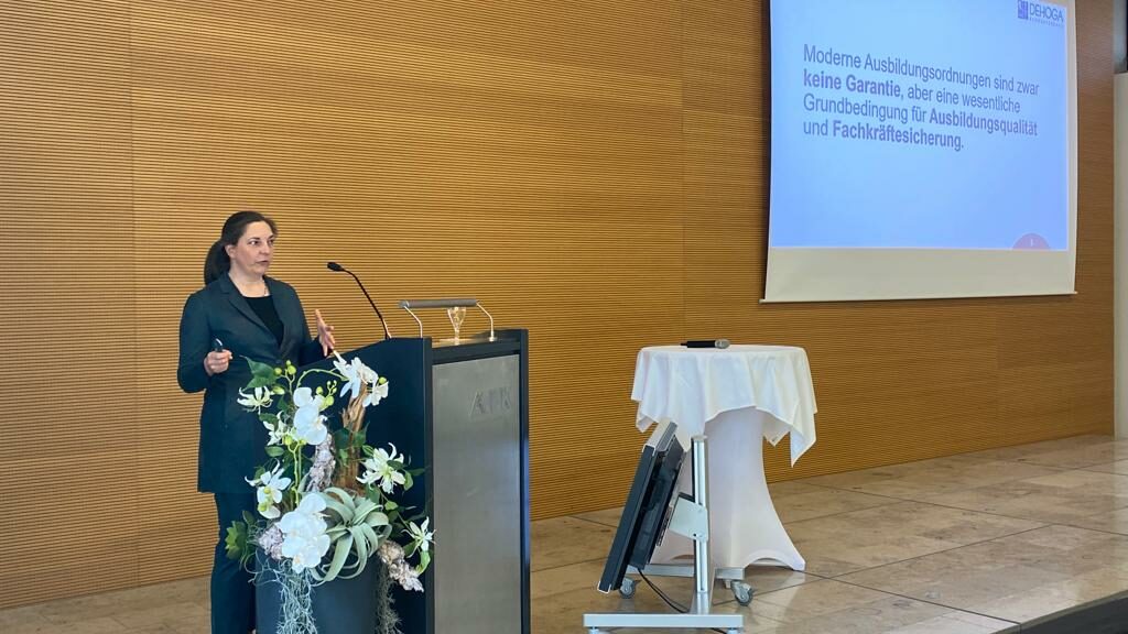 Sandra Warden, Geschäftsführerin des DEHOGA Bundesverbandes - Informationsveranstaltung zur Neuordnung der Ausbildung in den Hotel- und Gastronomieberufen