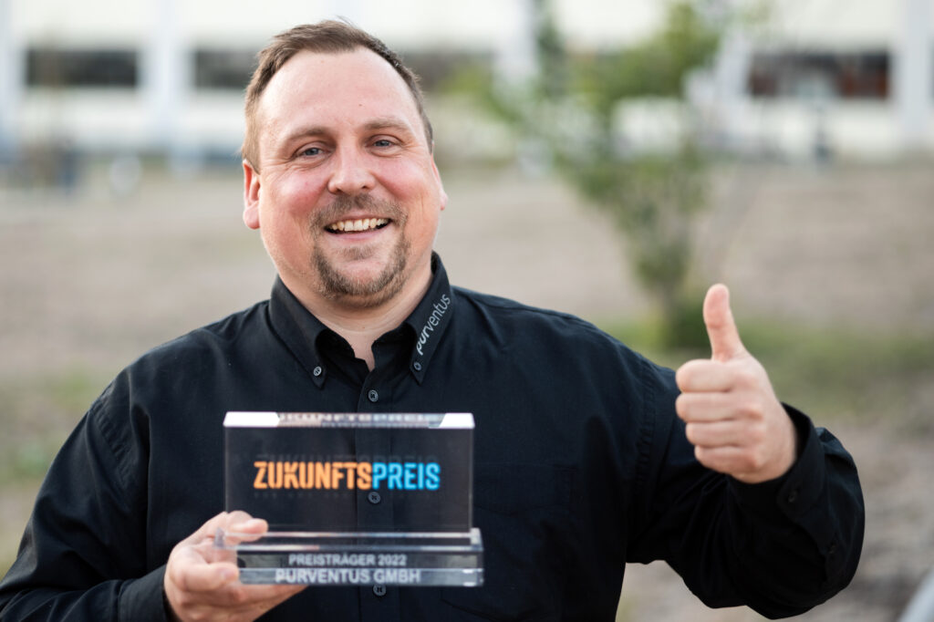Preisträger des diesjährigen IHK-HWK-Zukunftspreises 2022 war die purventus GmbH aus Erfurt, Projektleiter Tobias Müller nahm die Auszeichnung entgegen.