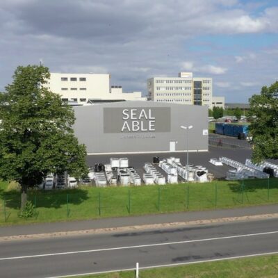 Gelände und Außenansicht Logistikzentrum der SEALABLE Solutions GmbH Waltershausen.
